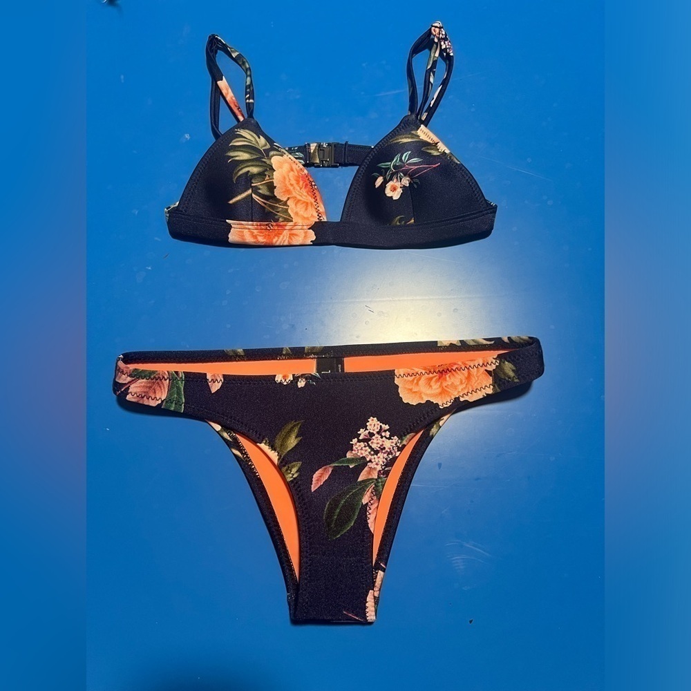Triangl Neoprene Bikini Set. Zero flaws. XS/S